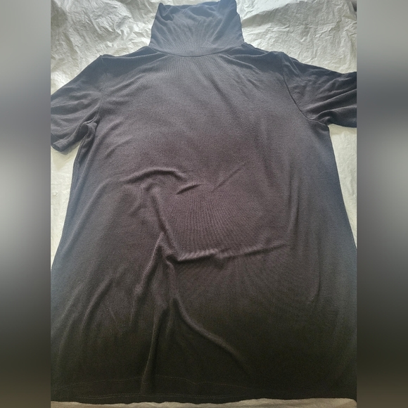 Theory Black Short Sleeve Turtleneck Tee - Picture 2 of 7